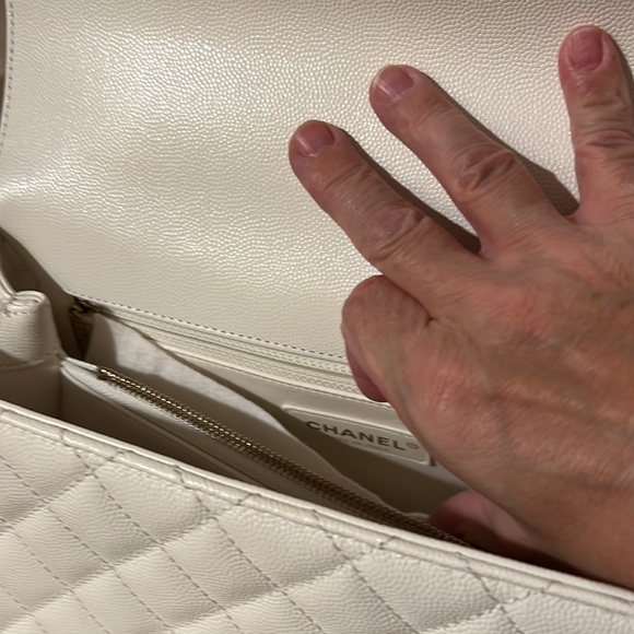 🎉🎉Chanel White Medium Top Handle Caviar Leather Bag - Host Pick🎉🎉 - Picture 5 of 10